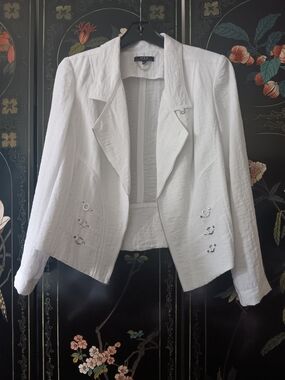 Vex Collection White Cropped Blazer